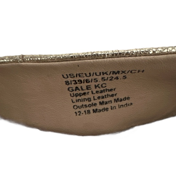 Kenneth Cole’s Women Gold Flats size 8 - Picture 9 of 9
